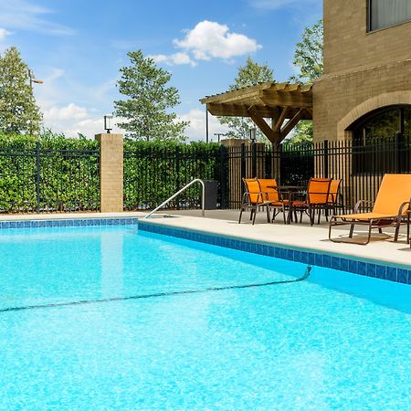 Holiday Inn Charlotte University By Ihg Екстериор снимка
