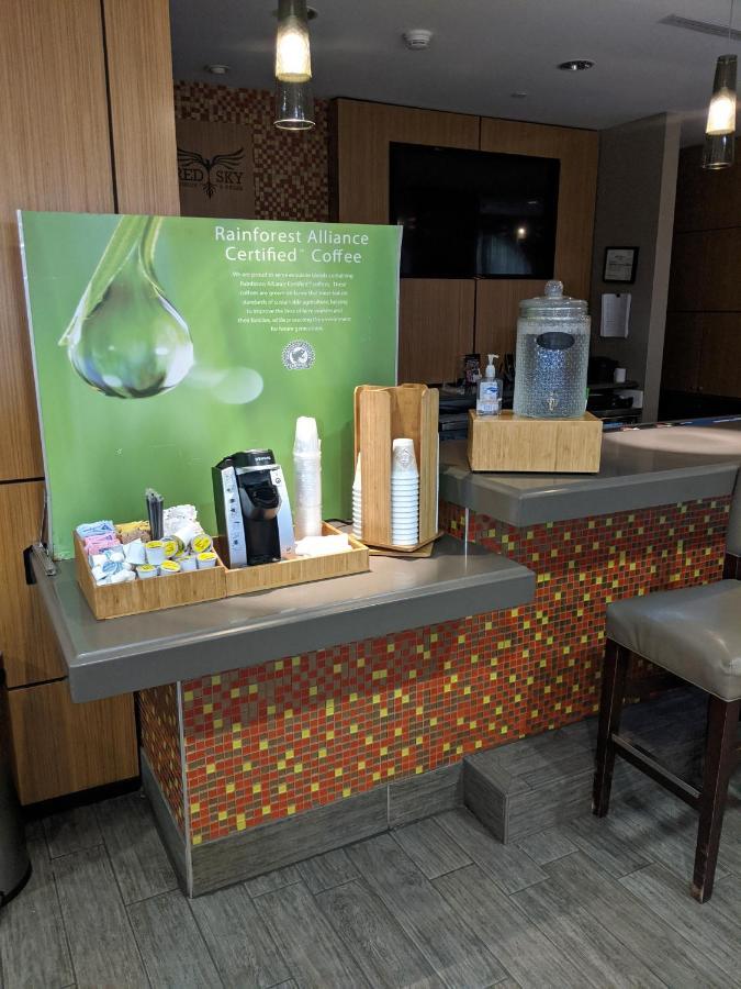 Holiday Inn Charlotte University By Ihg Екстериор снимка