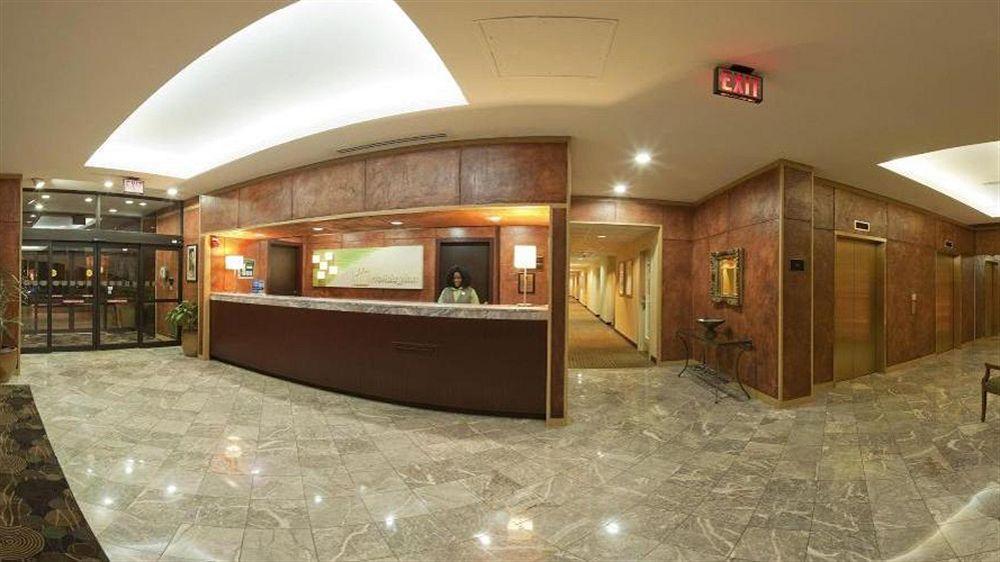 Holiday Inn Charlotte University By Ihg Екстериор снимка