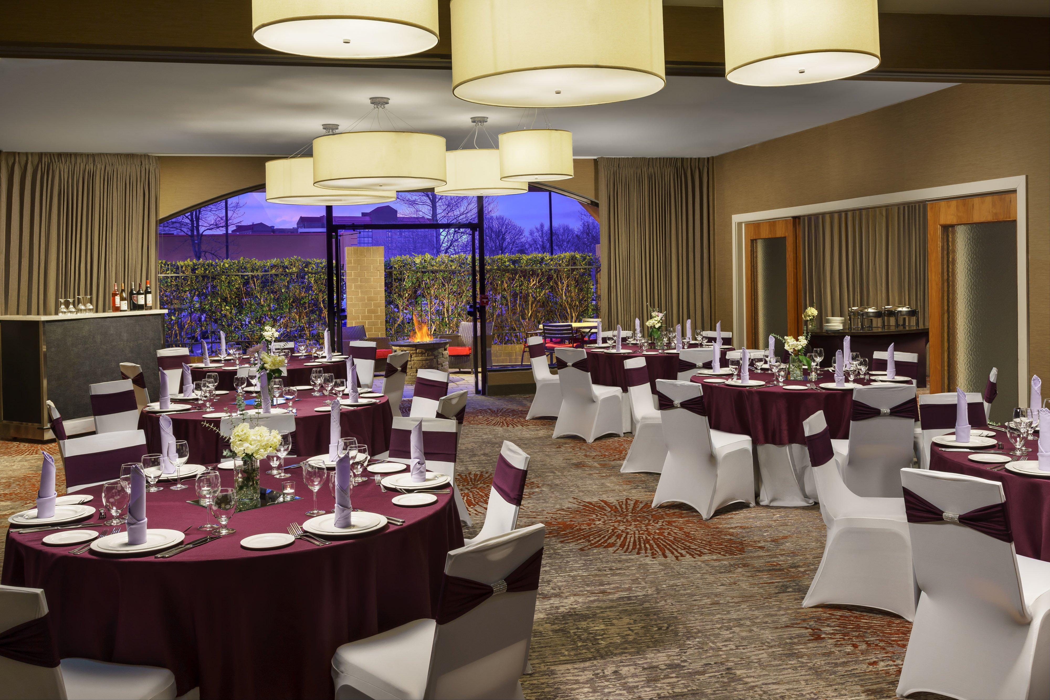 Holiday Inn Charlotte University By Ihg Екстериор снимка