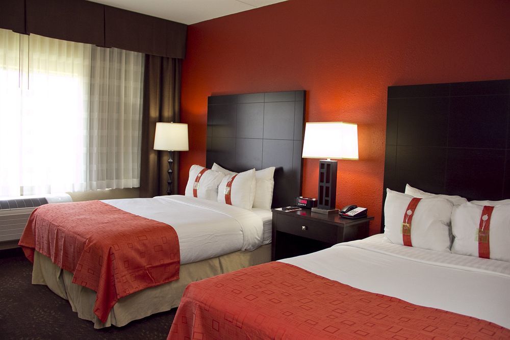 Holiday Inn Charlotte University By Ihg Екстериор снимка