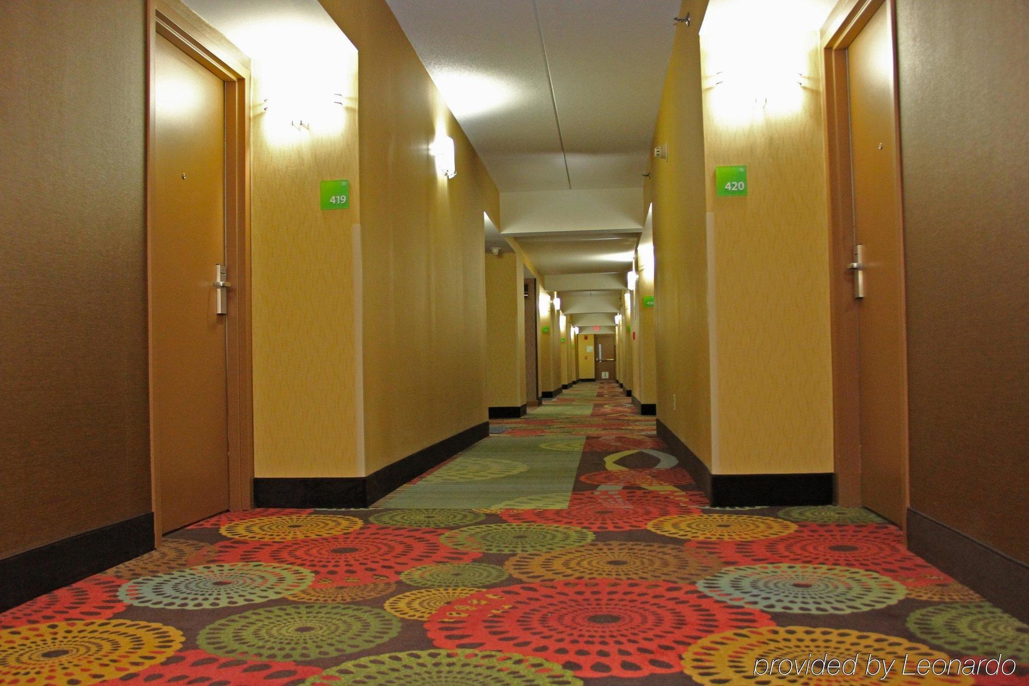 Holiday Inn Charlotte University By Ihg Екстериор снимка