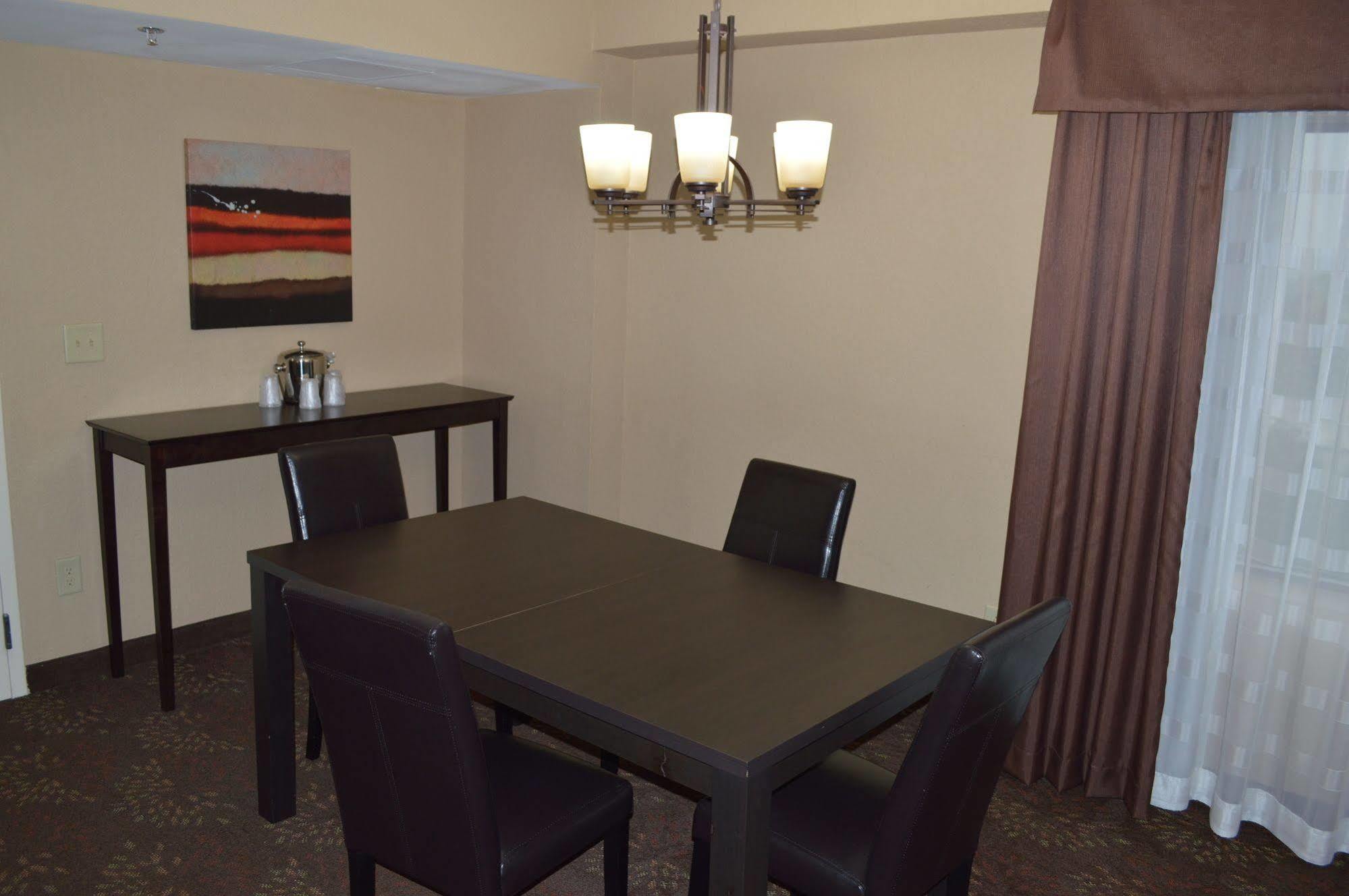 Holiday Inn Charlotte University By Ihg Екстериор снимка